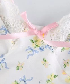 Own Saviour Floral Tie Cami Crop Tees + Tops