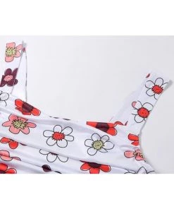 Own Saviour New In White Floral Pointed Ruched Crop