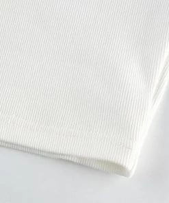 Own Saviour Peek Crop Tank